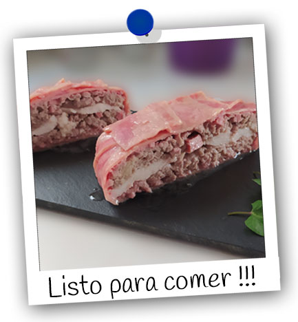 pastel-de-carne-y-bacon-listo-para-comer